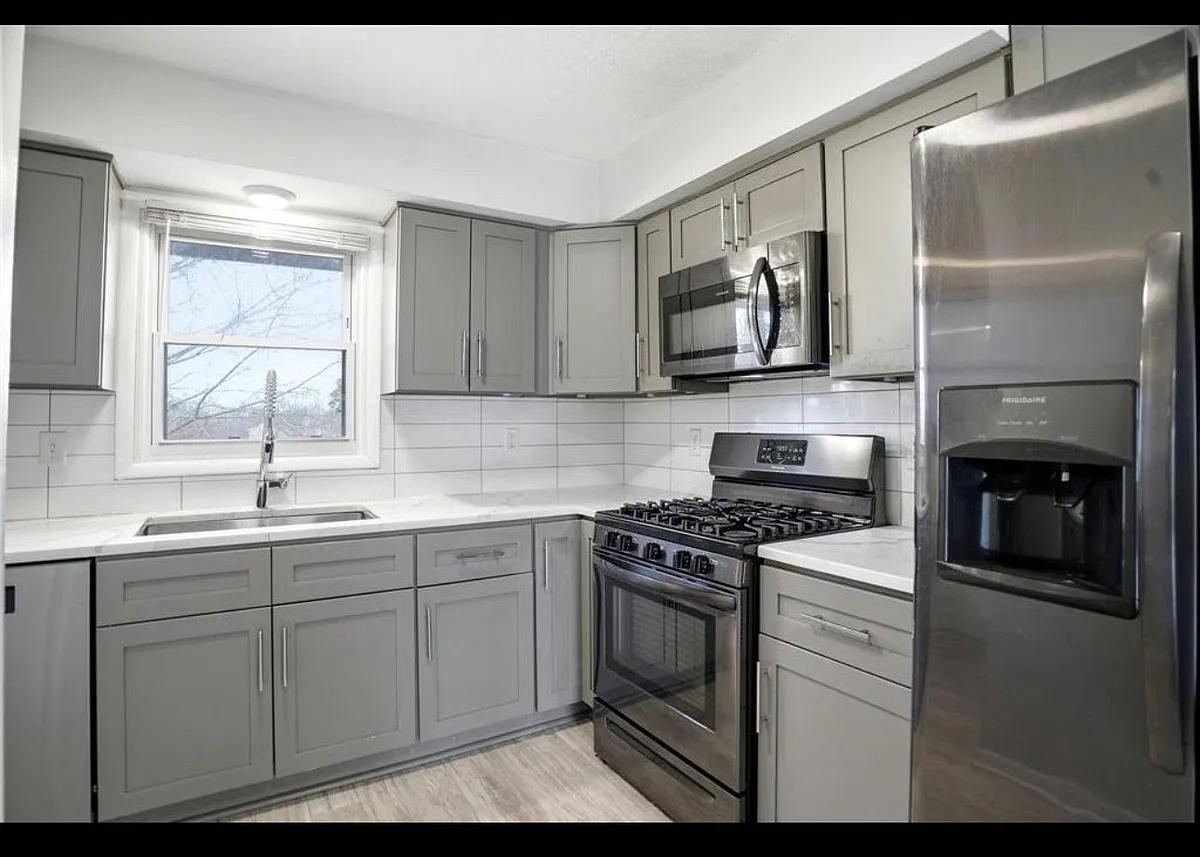 Building Photo - 4628 Johnson St NE #2