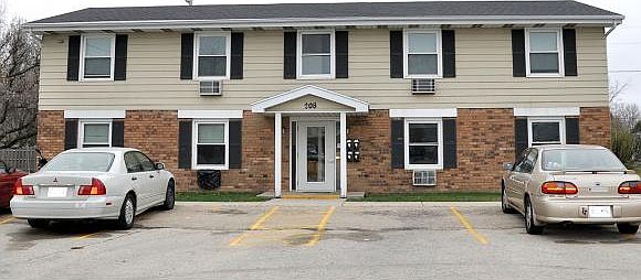1st image of 208 Clairmont Ct
