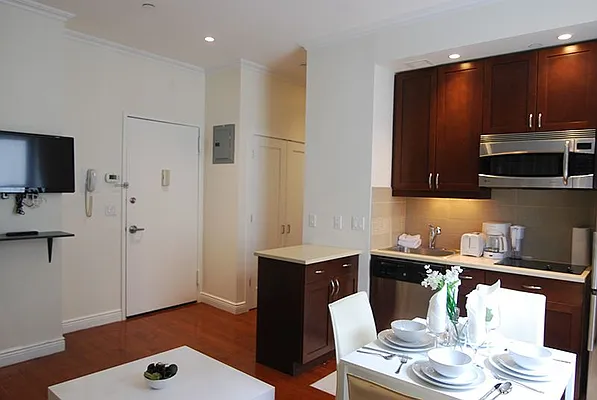 Rented by Eisenberg Exclusives | media 19