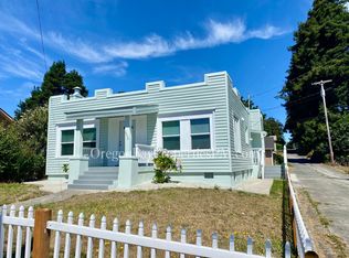 552 Johnson Ave, Coos Bay, OR 97420