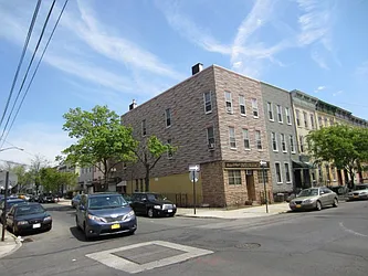 801 Woodward Avenue  image 1 of 12