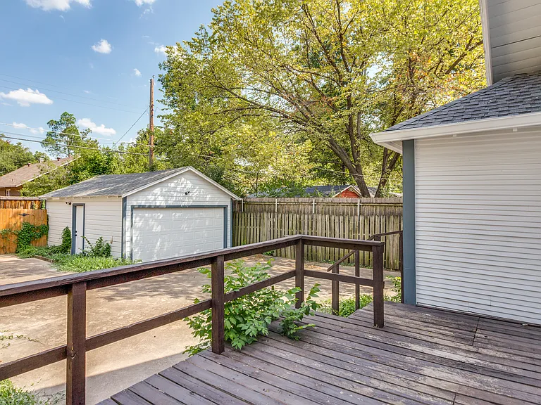 2101 Fairmount Ave — Photo 12