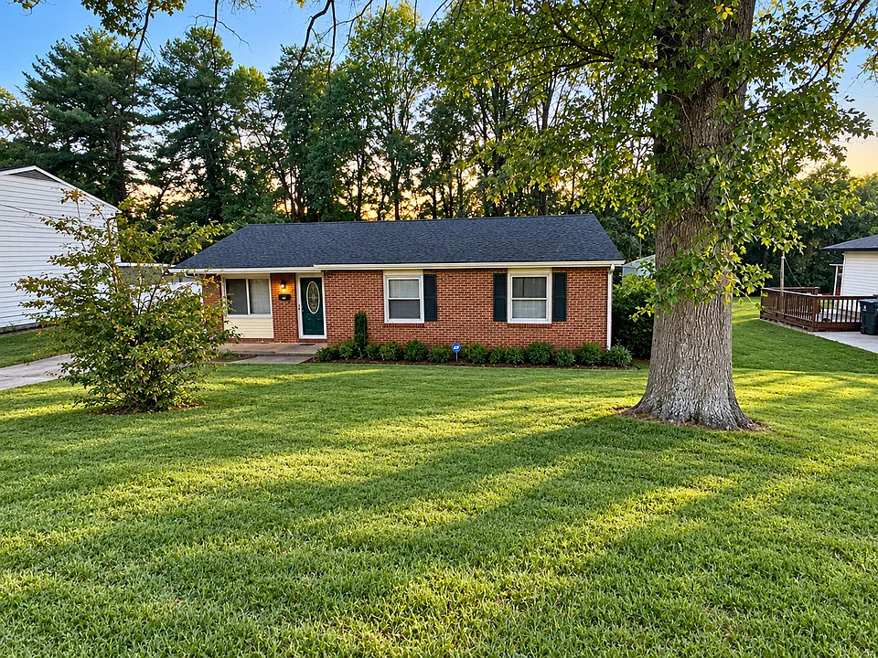 4130 Carnation Dr