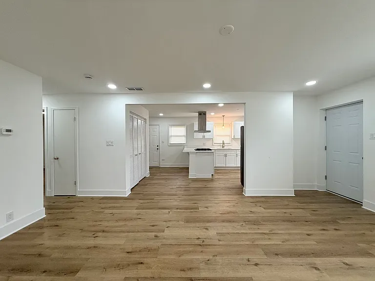 14916 Langley Ave — Photo 3