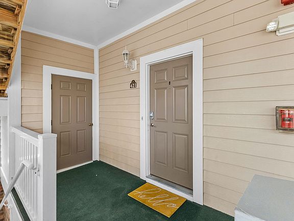 4th image of 6015 Catalina Dr. #421