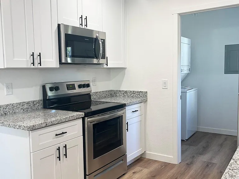 201 W Center St #1-6 — Photo 7