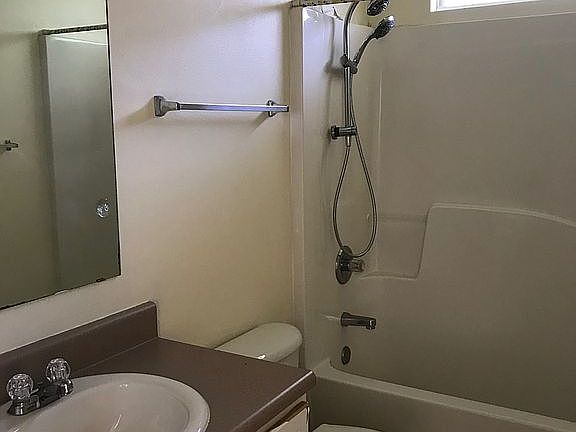 3rd image of 454 Jillian Dr