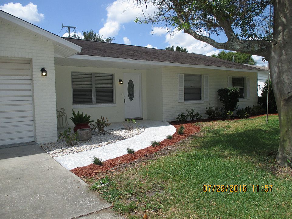 1st image of 1076 Wexford Way