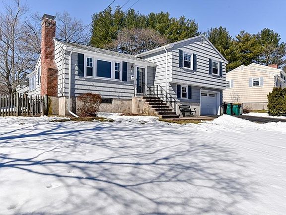 3rd image of 27 Wood Dr