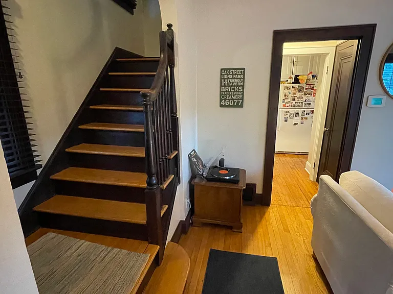 220 W Cedar St — Photo 4