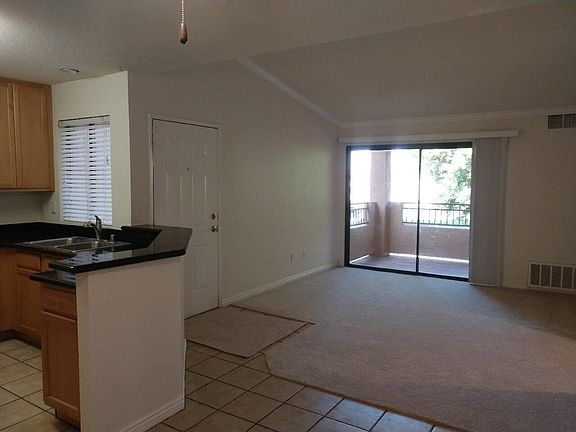 4th image of 78650 Avenue 42 APT 212