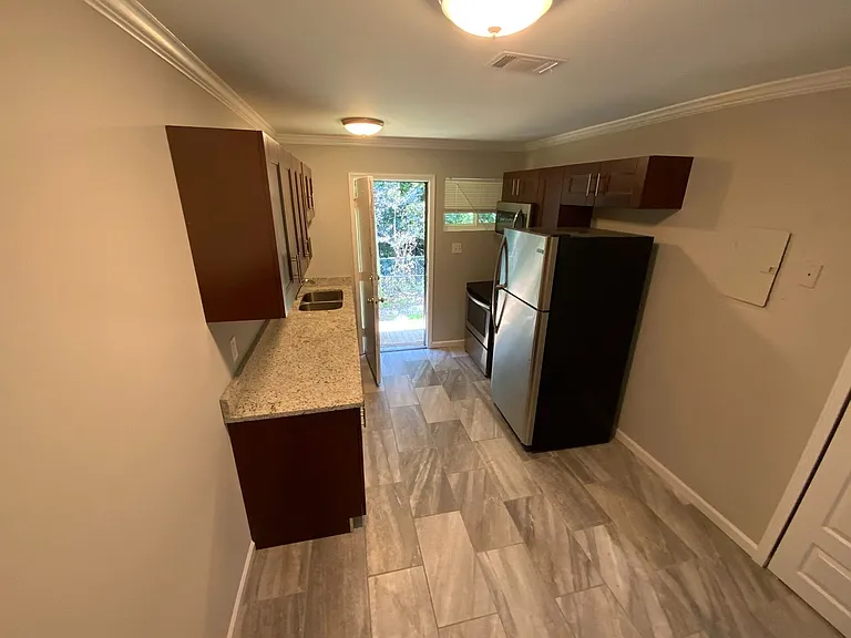 2040 Dekalb Ave NE — Photo 5