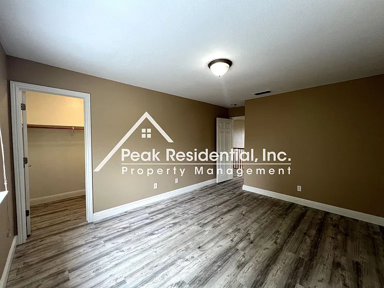 1933 Tyndrum Ln — Photo 23