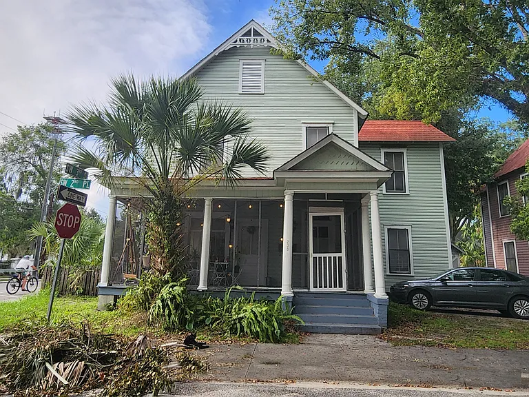 238 SW 2nd Pl #B — Photo 15