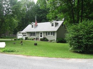 6 Hickory Hollow Dr, Palenville, NY 12463