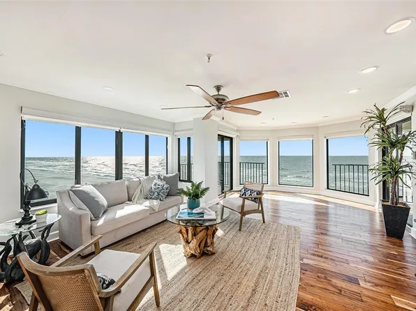 74 Gulf Blvd APT 4A, Indian Rocks Beach, FL 33785