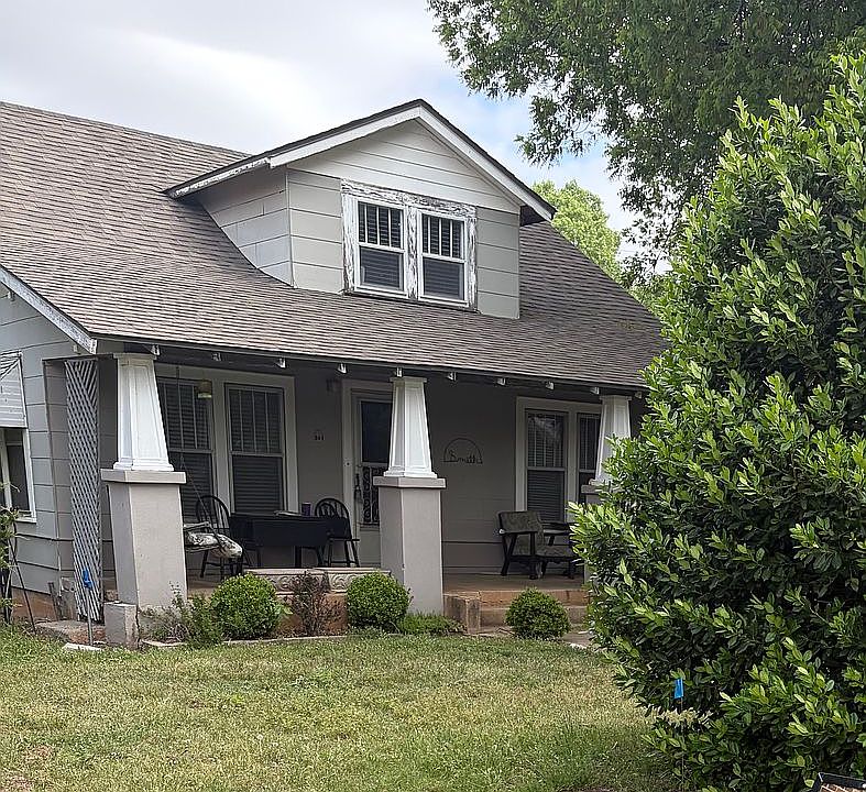 1st image of 301 E McKinley Ave