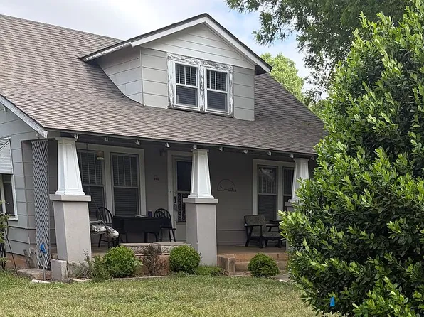 301 E McKinley Ave, Apache, OK 73006