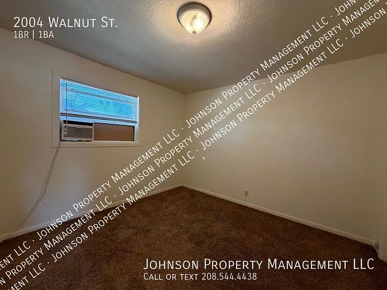 2004 Walnut St — Photo 12