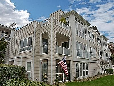 1st image of 3016 N Carr St Unit 201