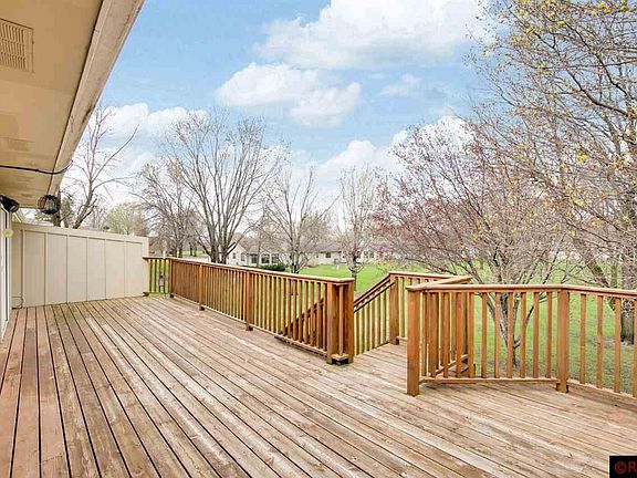 5th image of 121 Canterbury Cir