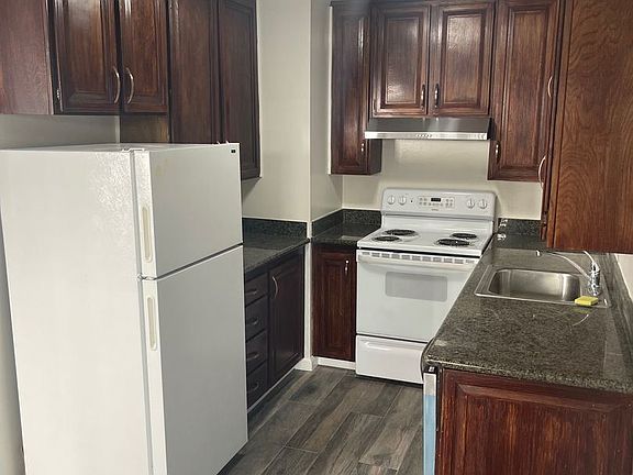 5th image of 46722 Crawford St #10