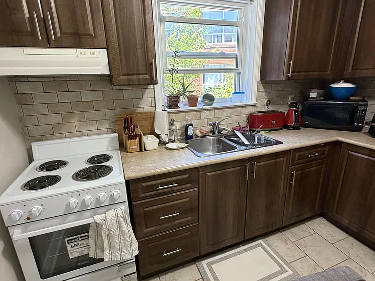 42 Burlington St #3 — Photo 7