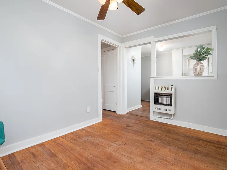 2415 N Linn Ave — Photo 16