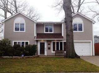1744 Auburn Rd, Wantagh, NY 11793