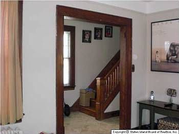 2nd image of 211 Oakwood Ave