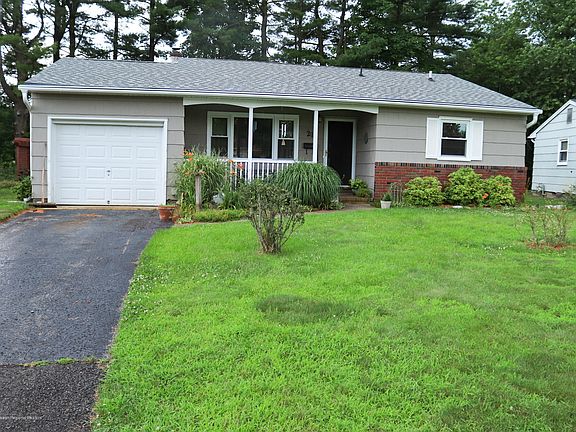 2nd image of 21 Norwich Dr
