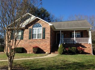 2000 Country Hills Dr, Mount Airy, NC 27030
