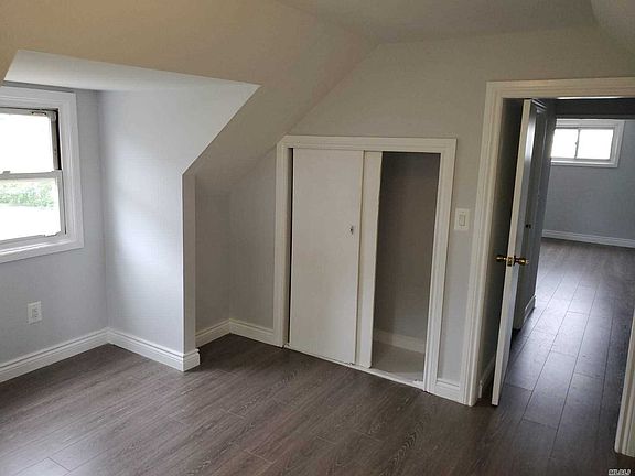 5th image of 471 White Star Ave