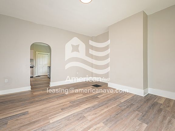 751283_005_living_room_5.jpg
