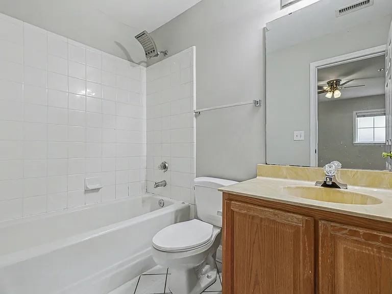 841 W 4th St — Photo 13