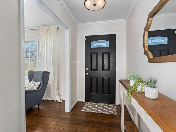 5th image of 1105 Regent Dr