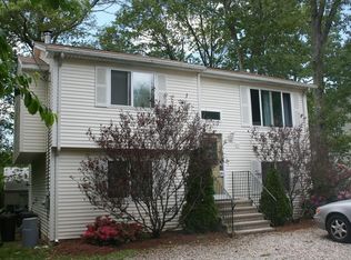 24 Sweet Birch Trl, Saunderstown, RI 02874