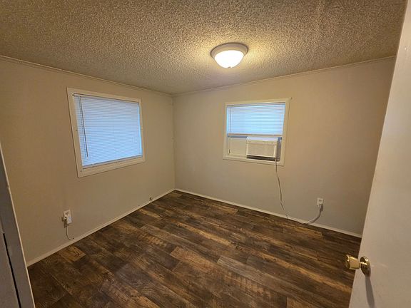4th image of 7942 Lake Geneva Ln