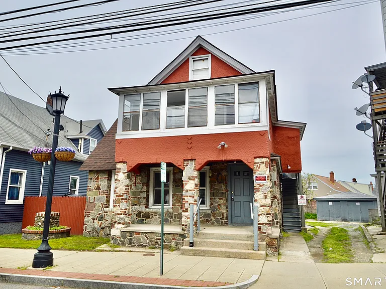 2310 Barnum Ave #1 — Photo 1