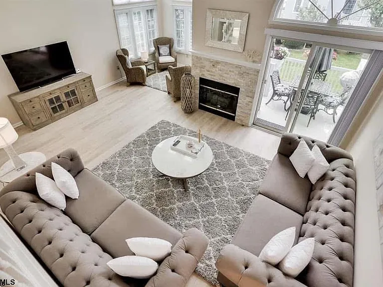 433 Albacore Ln — Photo 6
