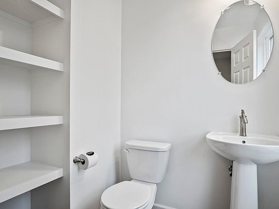 3rd image of 214 Rockville Blvd