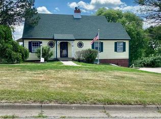 720 10th St, Wisner, NE 68791