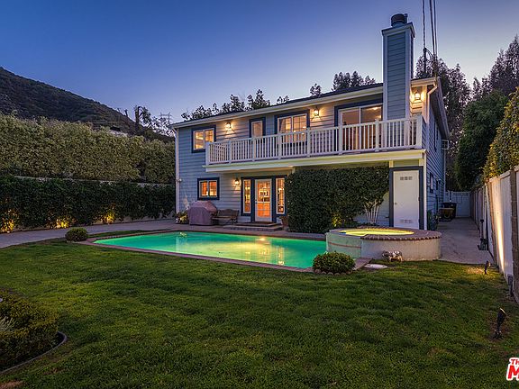 3rd image of 444 S California St
