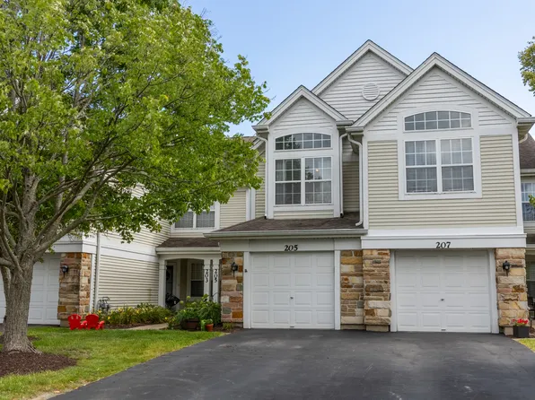 205 Concord Ln, Carol Stream, IL 60188