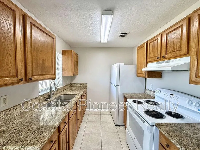 1242 Coolmont Dr — Photo 12