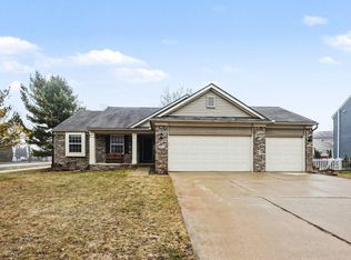 9113 Lakewood Dr, Whitmore Lake, MI 48189