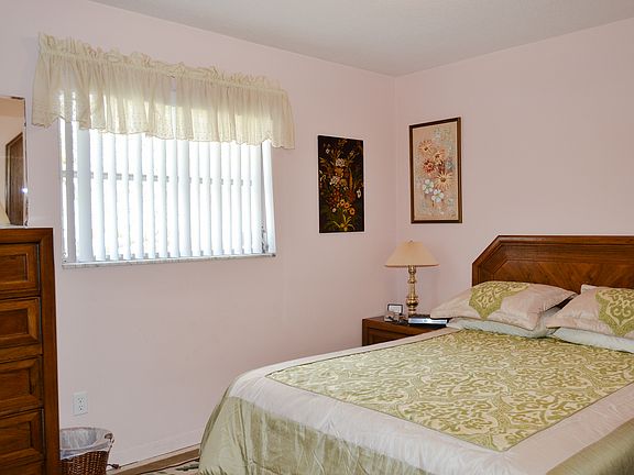 5th image of 11695 Pinedale Ave