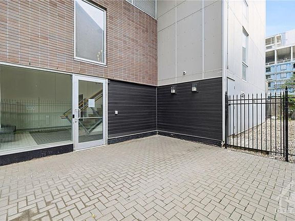 3rd image of 360 Cumberland St #401