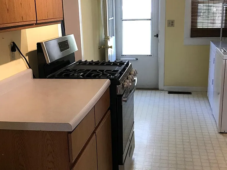 714 W Carroll St — Photo 10