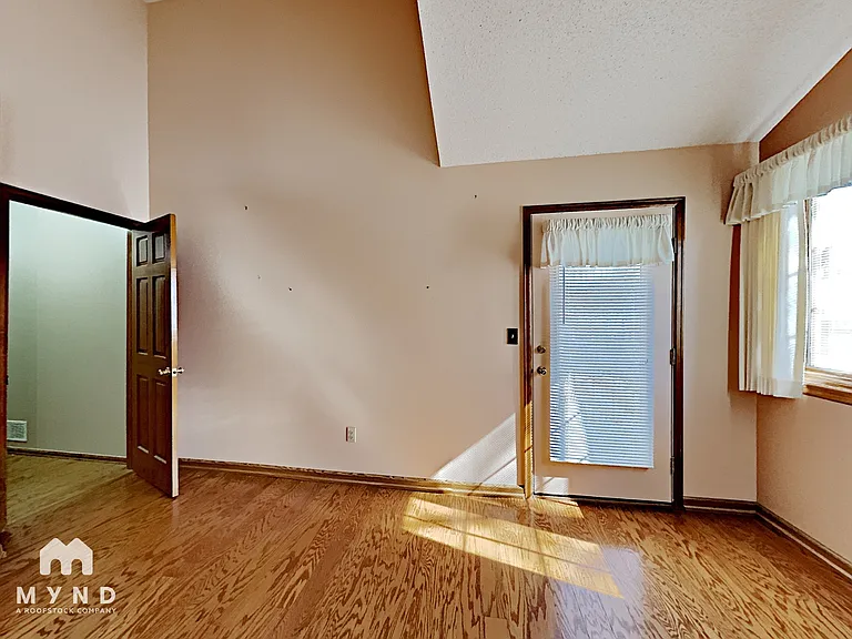 2402 S Gray Dr — Photo 18